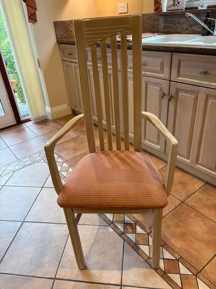 Photo of free Extending table and chairs (Orpington) #3