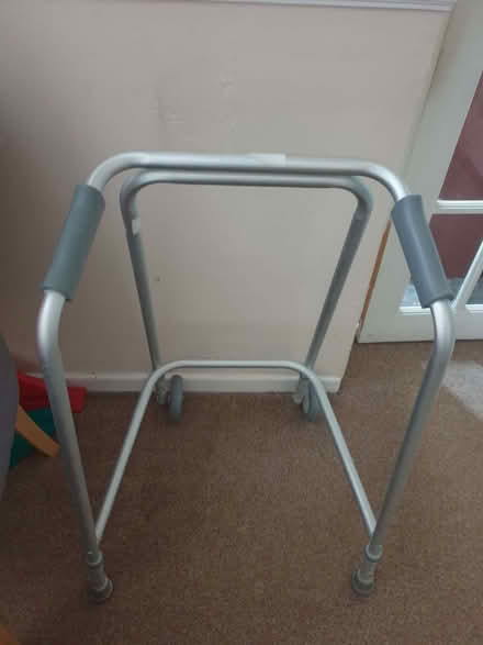Photo of free Walking Frame (DA1) #1