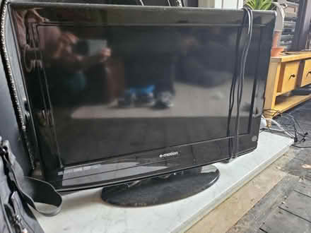 Photo of free Tv/dvd player (SW17) #1