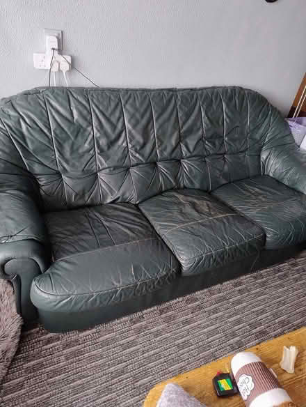Photo of free project 3 piece suite (DE22 (Allestree)) #1