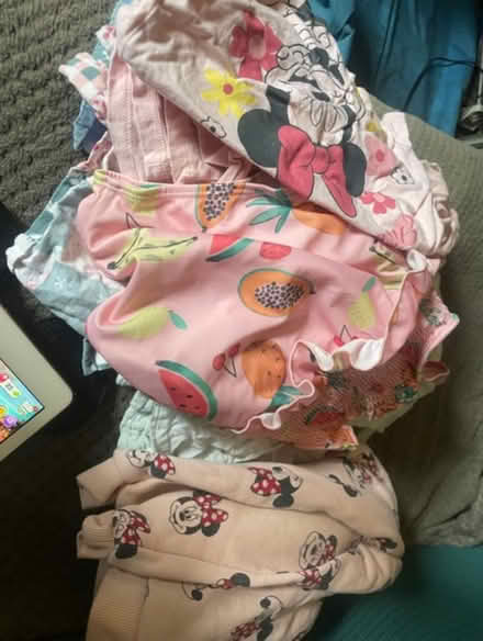 Photo of free Girls clothes (W10 nottinghill) #1