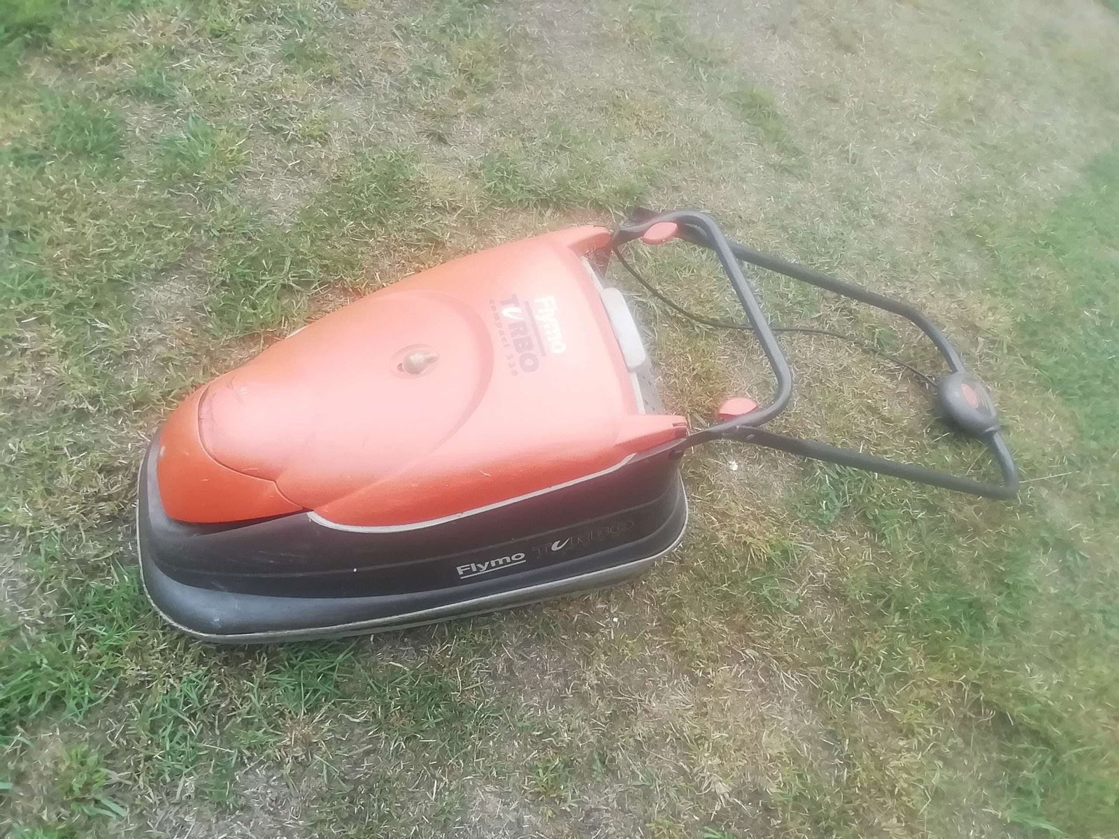 Free: Flymo turbo compact 330 lawnmower (Great Rollright OX7 ...