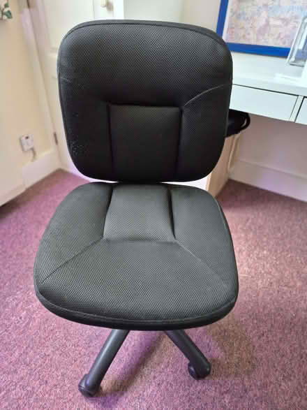 Photo of free Office chair - black mesh (Merton SW19) #1