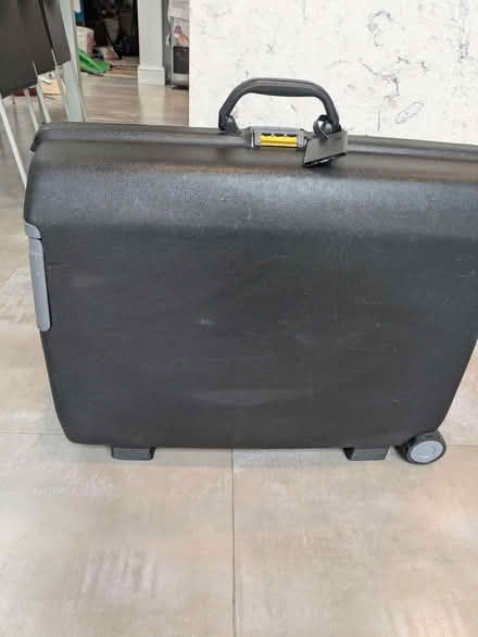 Photo of free Hard suitcase (Oxford OX4) #1
