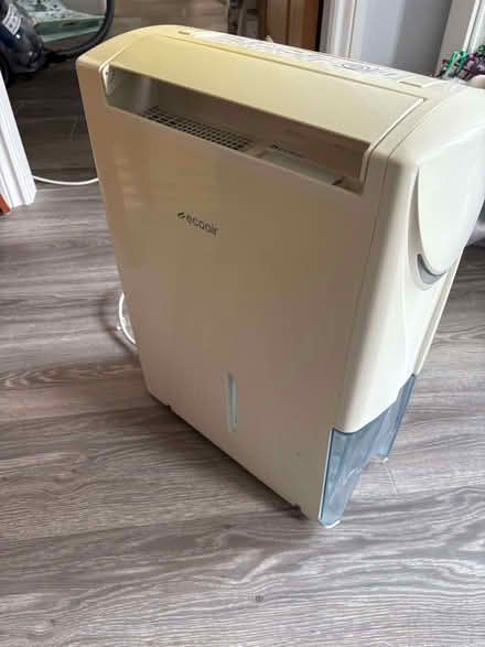 Photo of free Dehumidifier/air purifier (defect or stuck in some mode) (IM2) #1