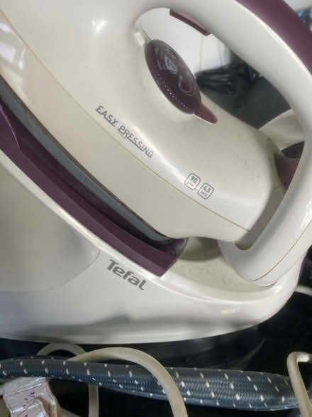 Photo of free Steam iron (SE12 lee) #2