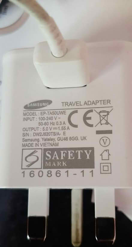 Photo of Samsung phone charger (KT6 Surbiton) #1