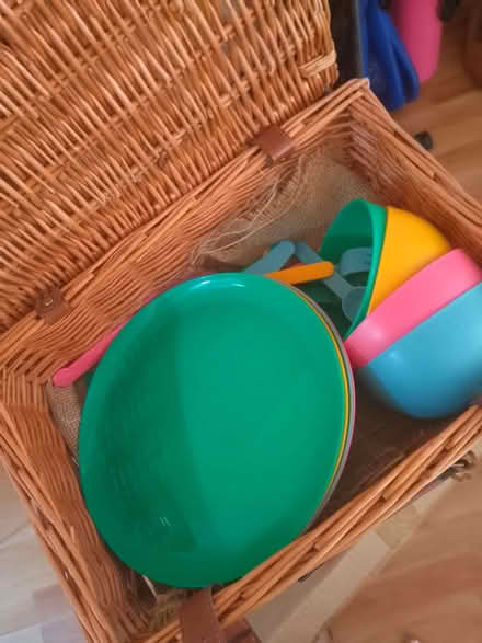 Photo of free Wicker picnic hamper (Phippsville) #2