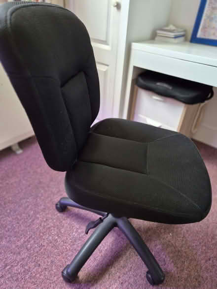 Photo of free Office chair - black mesh (Merton SW19) #2