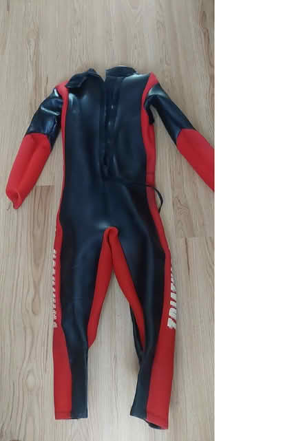 Photo of free Wet suit size MS (Ham TW10) #2