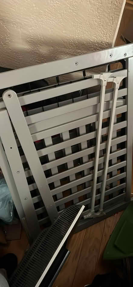 Photo of free crib with mattress (Belleville) #1