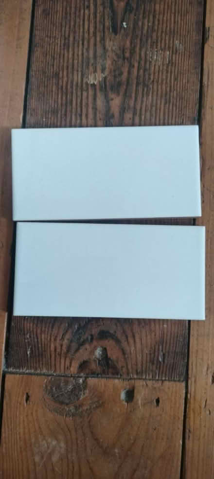 Photo of free White Metro Bathroom/Kitchen Tiles (Forest Gate E7) #2