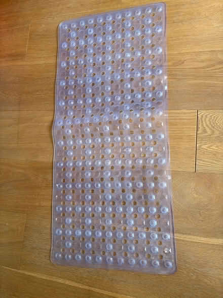 Photo of free Shower/bath Mat non slip (North Lopham IP22) #1