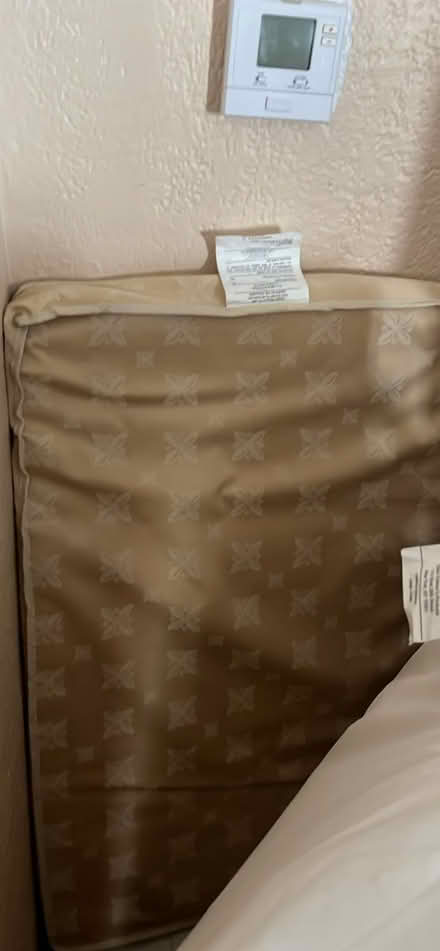 Photo of free crib with mattress (Belleville) #3