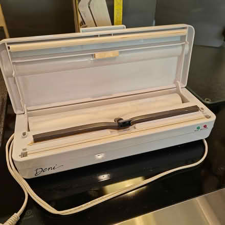 Photo of free Deni Freshlock 1631 snackbag sealer (Sandpoint/Magnuson) #2