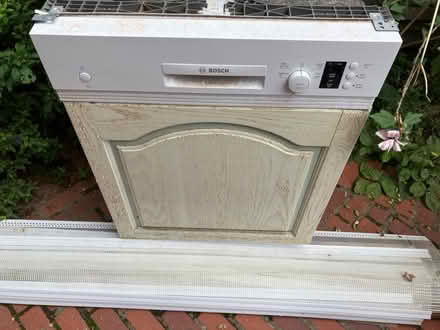 Photo of free Bosch dishwasher for parts only (Pinner HA5) #2