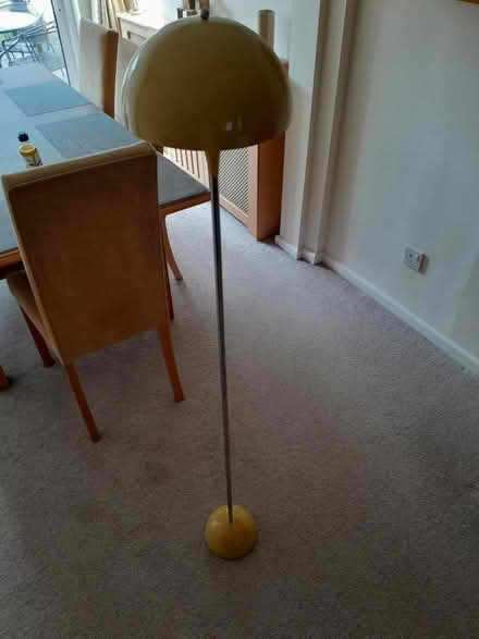 Photo of free Floor lamp (Welwyn Garden city AL7) #1
