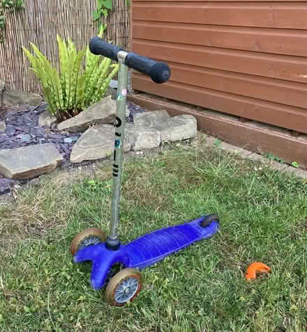 Photo of free Mini micro classic scooter (broken brake) (Whitegrove RG42) #1