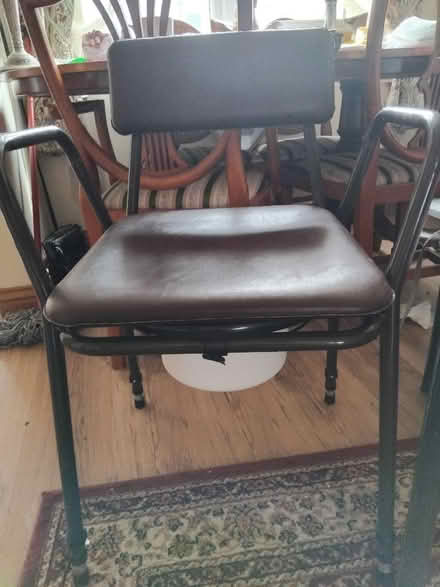 Photo of free Commode (Marton Bank FY4) #1