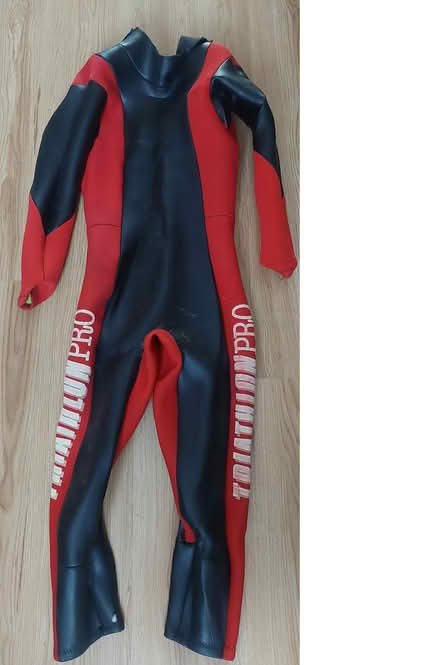 Photo of free Wet suit size MS (Ham TW10) #1