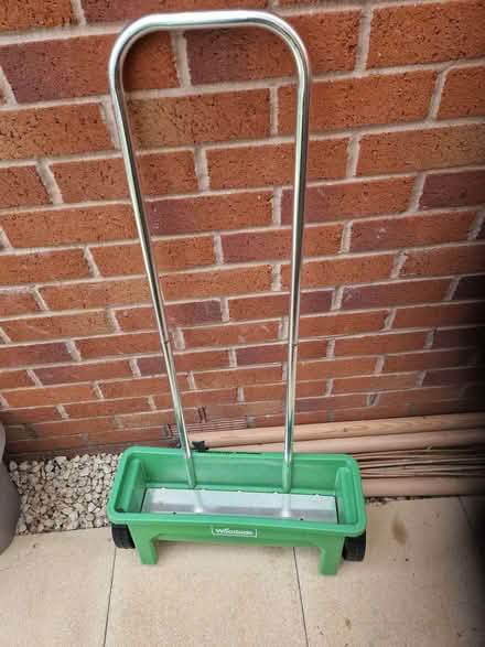 Photo of free Lawn feed spreader (Telford and Wrekin TF4) #1