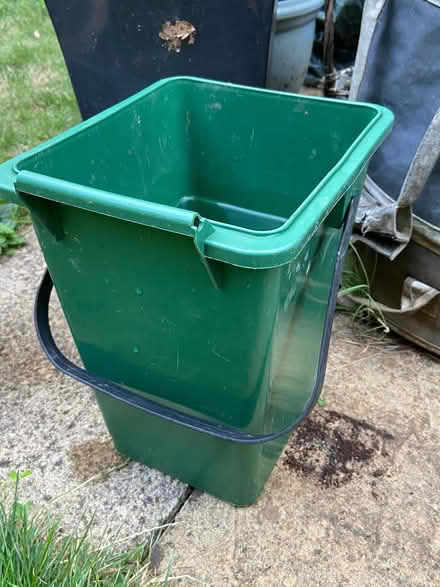 Photo of free Green plastic bucket (Bussage GL6) #1