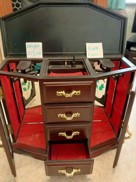 Photo of free Jewellery Box (Castlefield HP11) #3