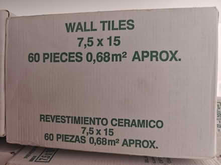 Photo of free White Metro Bathroom/Kitchen Tiles (Forest Gate E7) #1