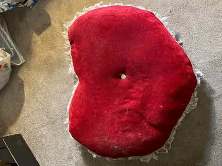 Photo of free Dog bed (Heath and Reach LU7) #1