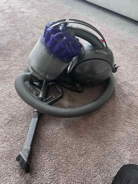 Photo of free Dyson hoover (DE72) #1