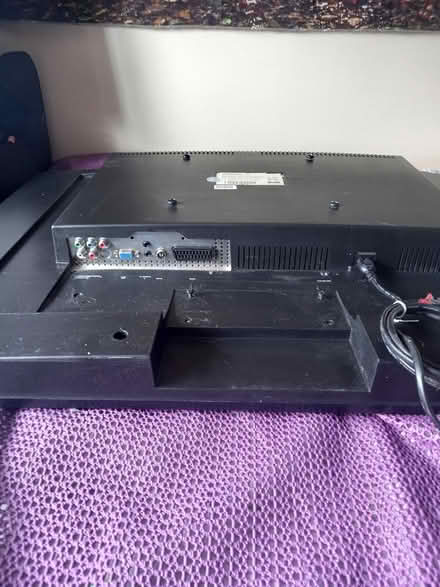 Photo of free Grundig 32 inch TV (Coolock, Dublin 5.) #2