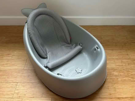 Photo of free Skip Hop Moby Smart Sling 3-Stage Baby Bath Tub, Grey (Lodge Moor S10) #2