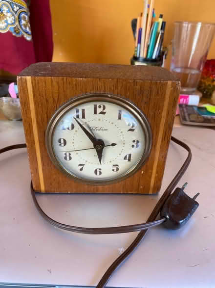 Photo of free Cute old clock (Ashby & Sacramento) #1