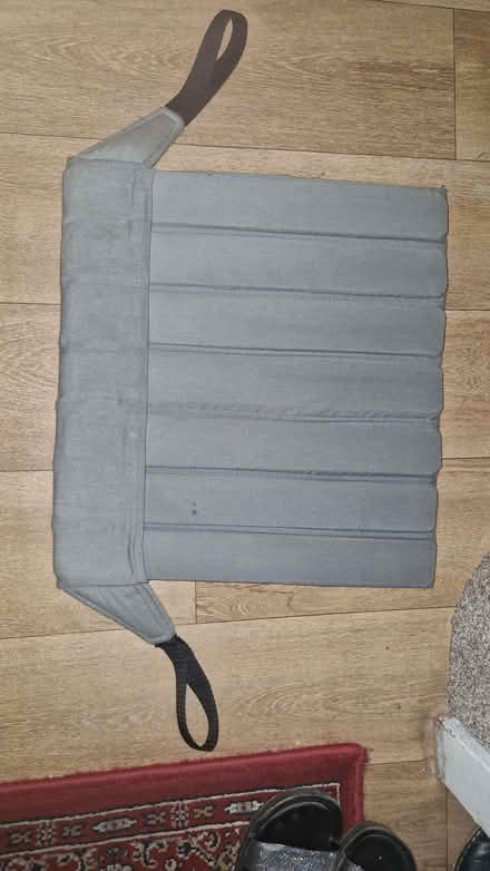 Photo of free portable back support cushion/floor chair (Brandhall B68) #3