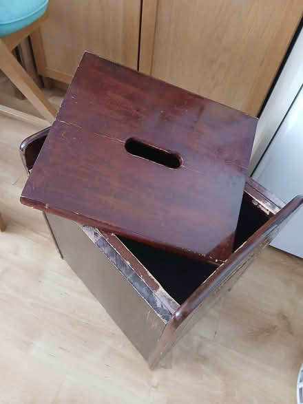 Photo of free Storage box/seat (BN18) #1