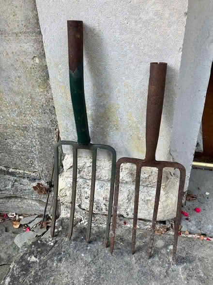 Photo of free 2 garden forks - no handles (Thrupp) #1