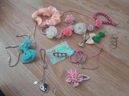 Photo of free Girls accessories (Whitley Wood) #1