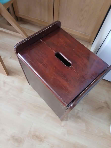 Photo of free Storage box/seat (BN18) #2