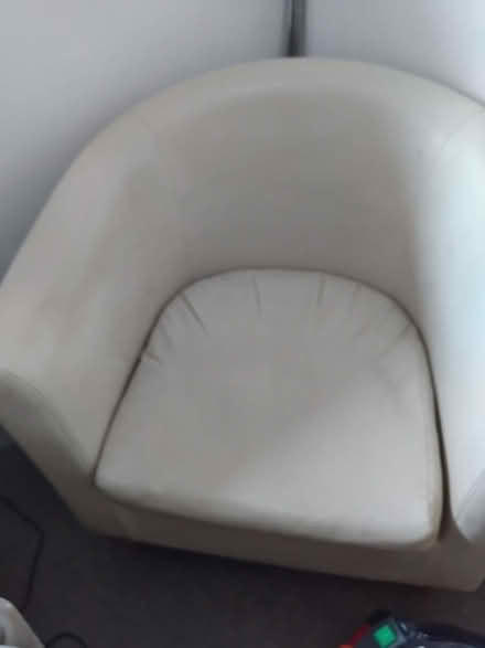 Photo of free Cream tub chair. (Bracknell RG42) #1