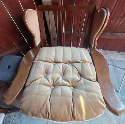Photo of free Single chair (B12) #3