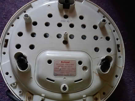 Photo of free Electric non-stick Pan (Collyhurst M40) #4