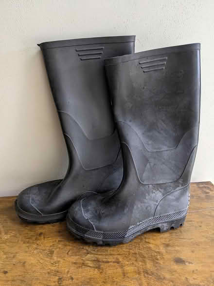 Photo of free Wellington boots size 6 (Sedgley DY3) #1