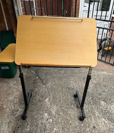 Photo of free Over the Bed/Chair Table (Stanford-le-Hope SS17) #2