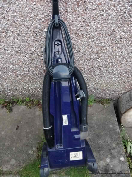 Photo of free Vacuum cleaner (Ravelston EH4) #2