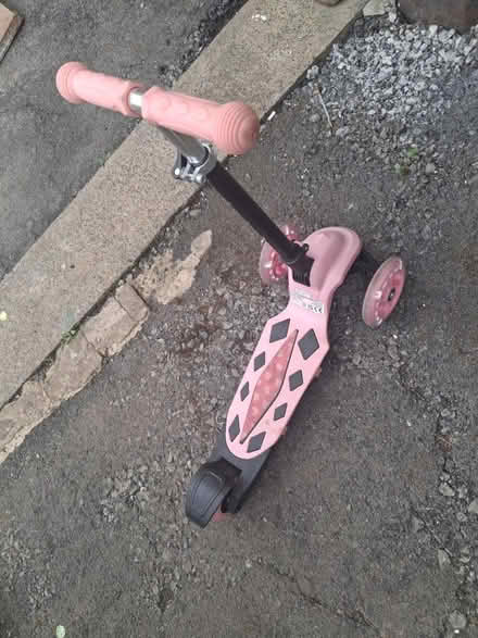 Photo of free Pink scooter (S60 2rh) #2