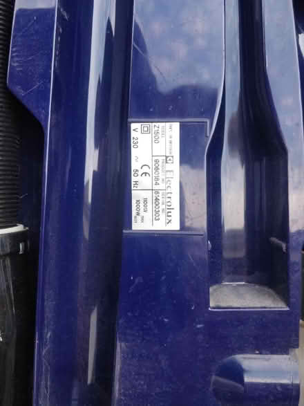 Photo of free Vacuum cleaner (Ravelston EH4) #3
