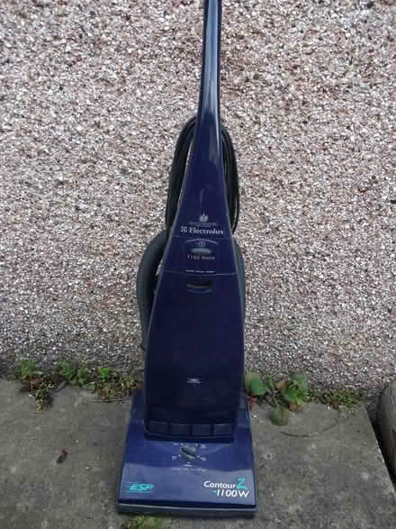 Photo of free Vacuum cleaner (Ravelston EH4) #1