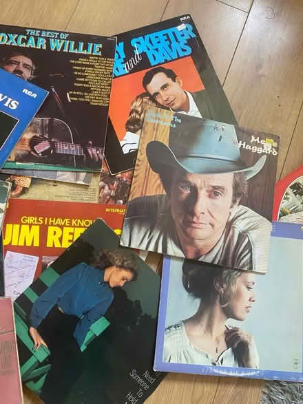 Photo of free Country vinyls (TW11) #3