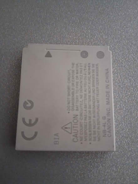 Photo of Canon camera battery charger (PE11) #1