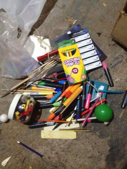 Photo of free coloured markers + lots (Quinton B32) #1